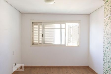 Casa à venda com 205m², 4 quartos e 2 vagasSuíte