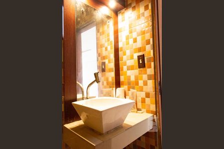 Casa à venda com 205m², 4 quartos e 2 vagasLavabo