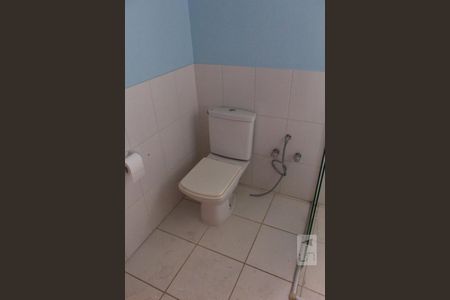 Casa à venda com 205m², 4 quartos e 2 vagasBanheiro