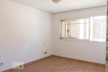 Casa à venda com 205m², 4 quartos e 2 vagasSuíte