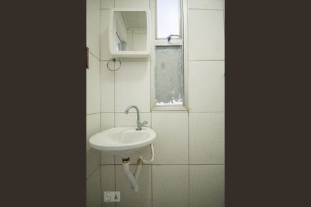 Banheiro de kitnet/studio para alugar com 1 quarto, 40m² em Vila Paiva, São Paulo