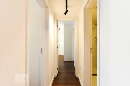 Corredor de apartamento para alugar com 2 quartos, 67m² em Consolação, São Paulo