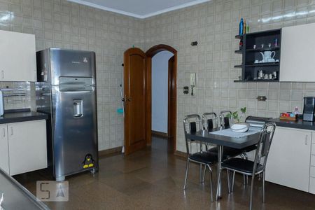 Casa à venda com 330m², 3 quartos e 3 vagasCozinha