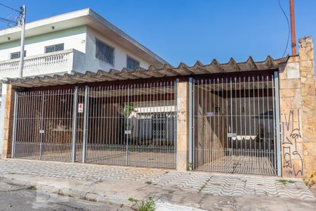 Casa à venda com 272m², 4 quartos e 3 vagas Casa à venda com 272m², 4 quartos e 3 vagasFachada