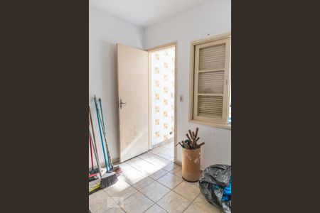 Casa à venda com 272m², 4 quartos e 3 vagas Casa à venda com 272m², 4 quartos e 3 vagasQuarto de serviço