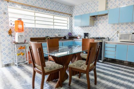 Casa à venda com 272m², 4 quartos e 3 vagas Casa à venda com 272m², 4 quartos e 3 vagasCozinha