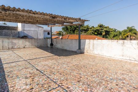 Casa à venda com 272m², 4 quartos e 3 vagas Casa à venda com 272m², 4 quartos e 3 vagasÁrea comum