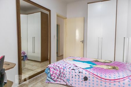 Casa à venda com 272m², 4 quartos e 3 vagas Casa à venda com 272m², 4 quartos e 3 vagasQuarto 1