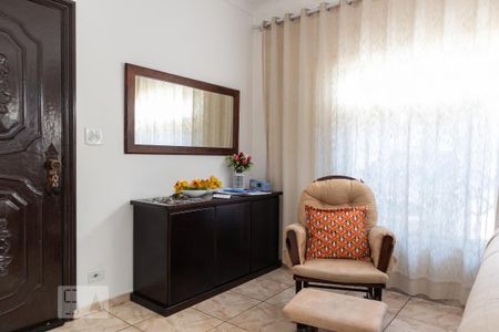 Casa à venda com 272m², 4 quartos e 3 vagas Casa à venda com 272m², 4 quartos e 3 vagasSala