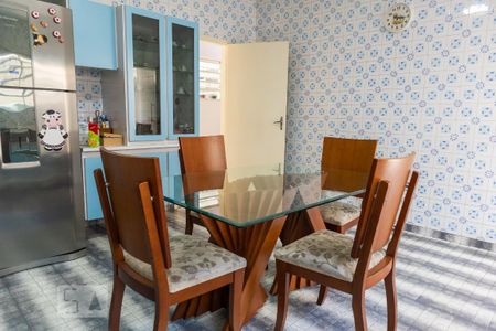 Casa à venda com 272m², 4 quartos e 3 vagas Casa à venda com 272m², 4 quartos e 3 vagasCozinha