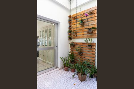 Casa à venda com 272m², 4 quartos e 3 vagas Casa à venda com 272m², 4 quartos e 3 vagasJardim de inverno