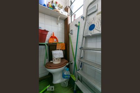 Apartamento à venda com 70m², 2 quartos e sem vaga Apartamento à venda com 70m², 2 quartos e sem vagaBanheiro de Serviço