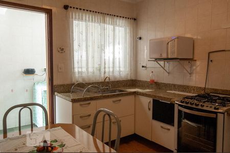 Casa à venda com 78m², 2 quartos e 2 vagasCozinha