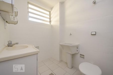 Banheiro de kitnet/studio para alugar com 1 quarto, 30m² em Vila Buarque, São Paulo