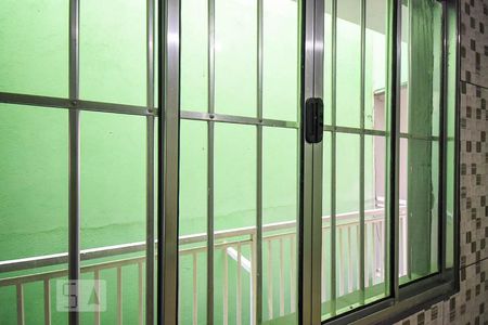 Vista da sala e cozinha de casa para alugar com 1 quarto, 30m² em Jardim Record, Taboão da Serra