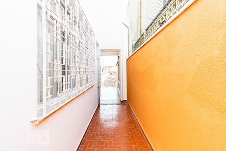 Casa à venda com 200m², 3 quartos e 2 vagasFundos