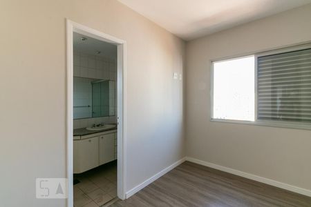 Suite de apartamento para alugar com 3 quartos, 76m² em Vila Olímpia, São Paulo