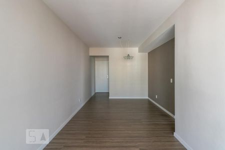 Sala de apartamento para alugar com 3 quartos, 76m² em Vila Olímpia, São Paulo
