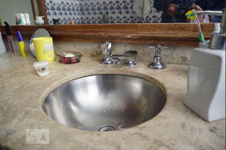 Casa à venda com 125m², 3 quartos e 2 vagasBanheiro Social