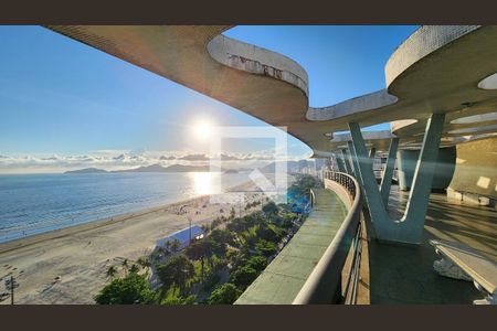 Studio para alugar com 45m², 1 quarto e 1 vaga Studio para alugar com 45m², 1 quarto e 1 vagaVista