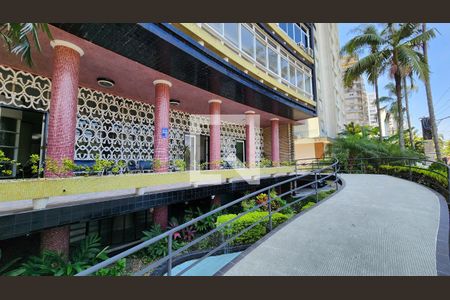 Studio para alugar com 45m², 1 quarto e 1 vaga Studio para alugar com 45m², 1 quarto e 1 vagaFachada