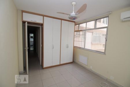 Apartamento à venda com 156m², 2 quartos e 2 vagasquarto 2