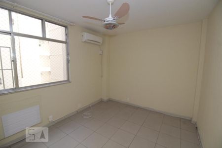 Apartamento à venda com 156m², 2 quartos e 2 vagasquarto 2