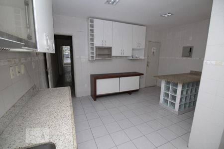 Apartamento à venda com 156m², 2 quartos e 2 vagasCozinha
