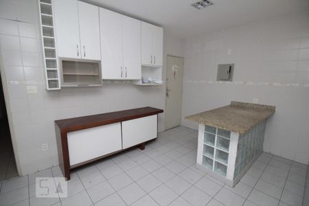Apartamento à venda com 156m², 2 quartos e 2 vagasCozinha