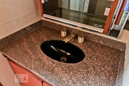 Casa à venda com 380m², 4 quartos e 5 vagasBanheiro