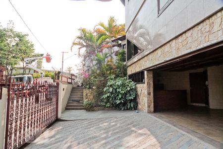 Casa à venda com 380m², 4 quartos e 5 vagasÁrea Externa