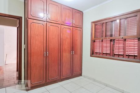 Casa à venda com 380m², 4 quartos e 5 vagasQuarto de Serviço