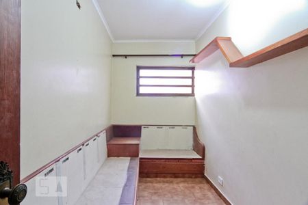 Casa à venda com 380m², 4 quartos e 5 vagasQuarto de TV