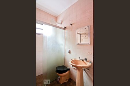 Casa à venda com 380m², 4 quartos e 5 vagasBanheiro de Serviço