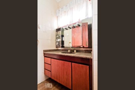 Casa à venda com 380m², 4 quartos e 5 vagasBanheiro da Suíte