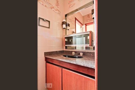 Casa à venda com 380m², 4 quartos e 5 vagasBanheiro