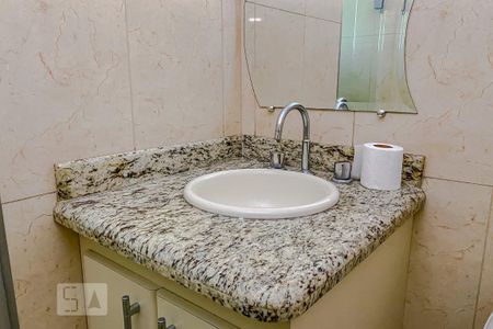 Apartamento à venda com 80m², 2 quartos e 2 vagasDetalhe Banheiro