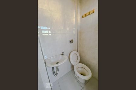 Apartamento à venda com 80m², 2 quartos e 2 vagasBanheiro de Serviço