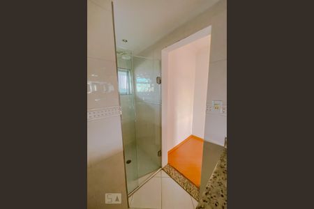 Apartamento à venda com 80m², 2 quartos e 2 vagasBanheiro da Suite