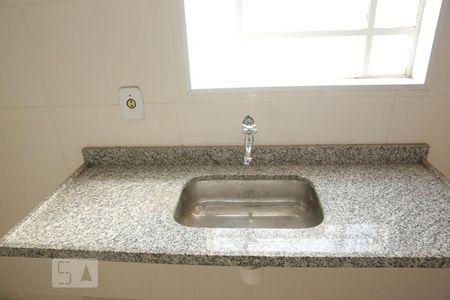 Casa de condomínio para alugar com 60m², 1 quarto e sem vagaCozinha 