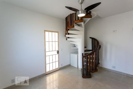 Sala de casa à venda com 2 quartos, 65m² em Pompéia, Belo Horizonte