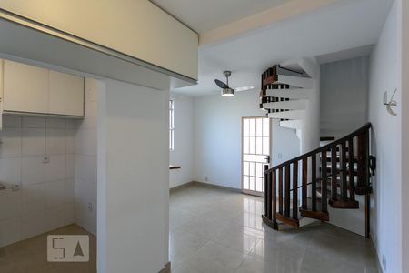 Sala de casa à venda com 2 quartos, 65m² em Pompéia, Belo Horizonte