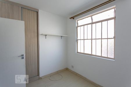 Quarto 1 de casa à venda com 2 quartos, 65m² em Pompéia, Belo Horizonte
