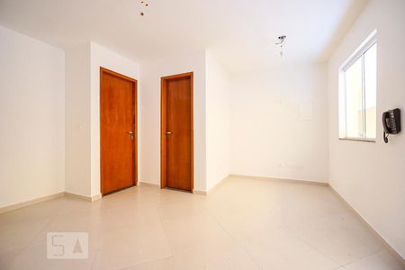 Sala e cozinha de apartamento para alugar com 1 quarto, 34m² em Vila Granada, São Paulo