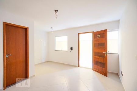 Sala e cozinha de apartamento para alugar com 1 quarto, 34m² em Vila Granada, São Paulo