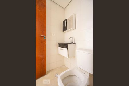 Banheiro de apartamento para alugar com 1 quarto, 34m² em Vila Granada, São Paulo