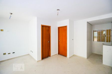 Sala e cozinha de apartamento para alugar com 1 quarto, 34m² em Vila Granada, São Paulo