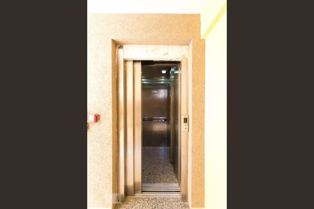 Apartamento para alugar com 34m², 1 quarto e sem vagaÁrea comum - Elevador