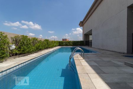 Studio à venda com 32m², 1 quarto e 1 vaga Studio à venda com 32m², 1 quarto e 1 vagaÁrea comum - Piscina