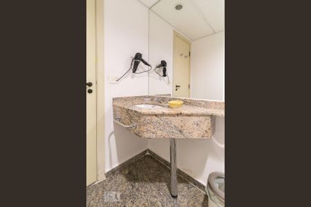 Studio à venda com 32m², 1 quarto e 1 vaga Studio à venda com 32m², 1 quarto e 1 vagaBanheiro